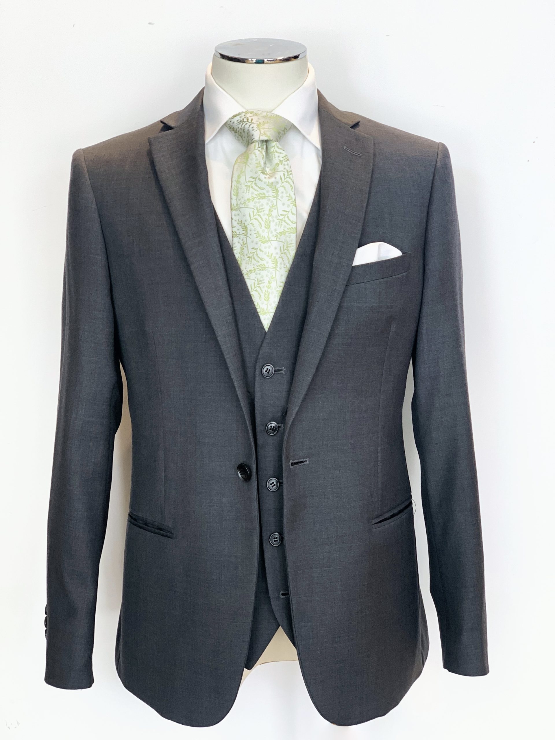 Day Suits | Peppers Formal Wear | Men’s Tailored Suits Sydney